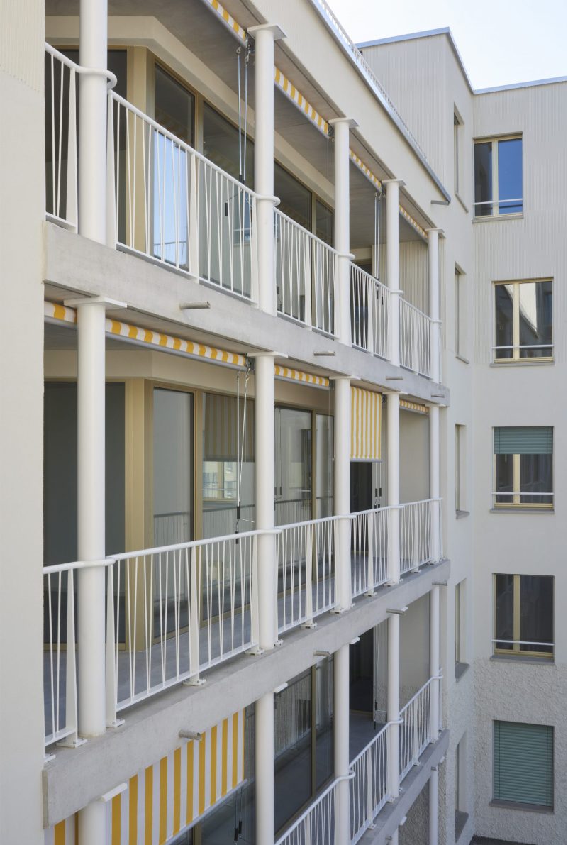 Neubau Rautihalde mit Balkonen und verputzter Fassade